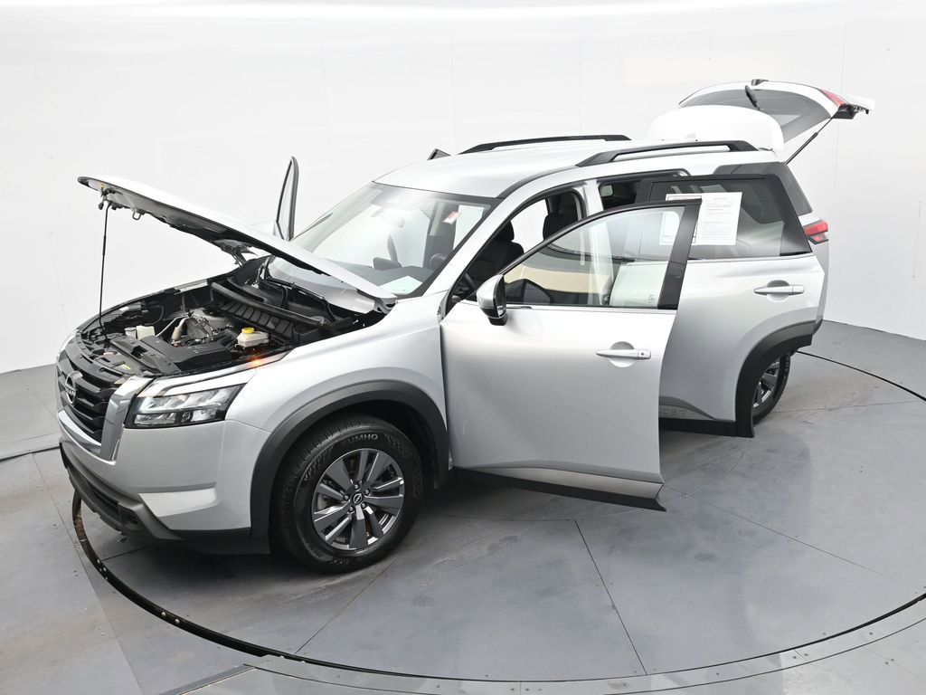 Used 2024 Nissan Pathfinder SV image 40