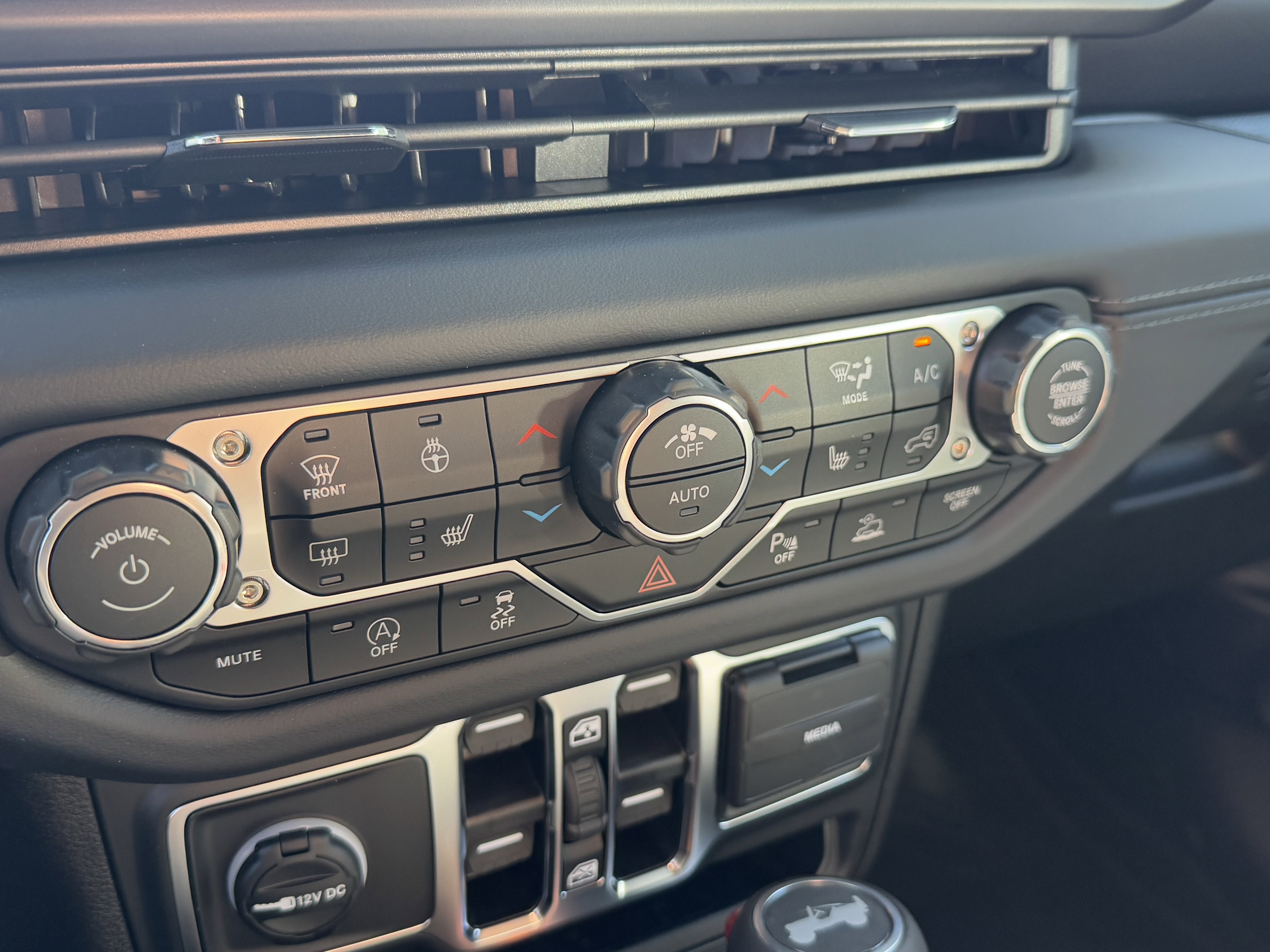 New 2026 Jeep Wrangler Sahara image 19