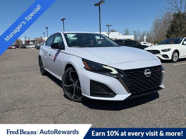 New 2025 Nissan Altima 2.5 SR w/ SR Premium Package FWD image 1