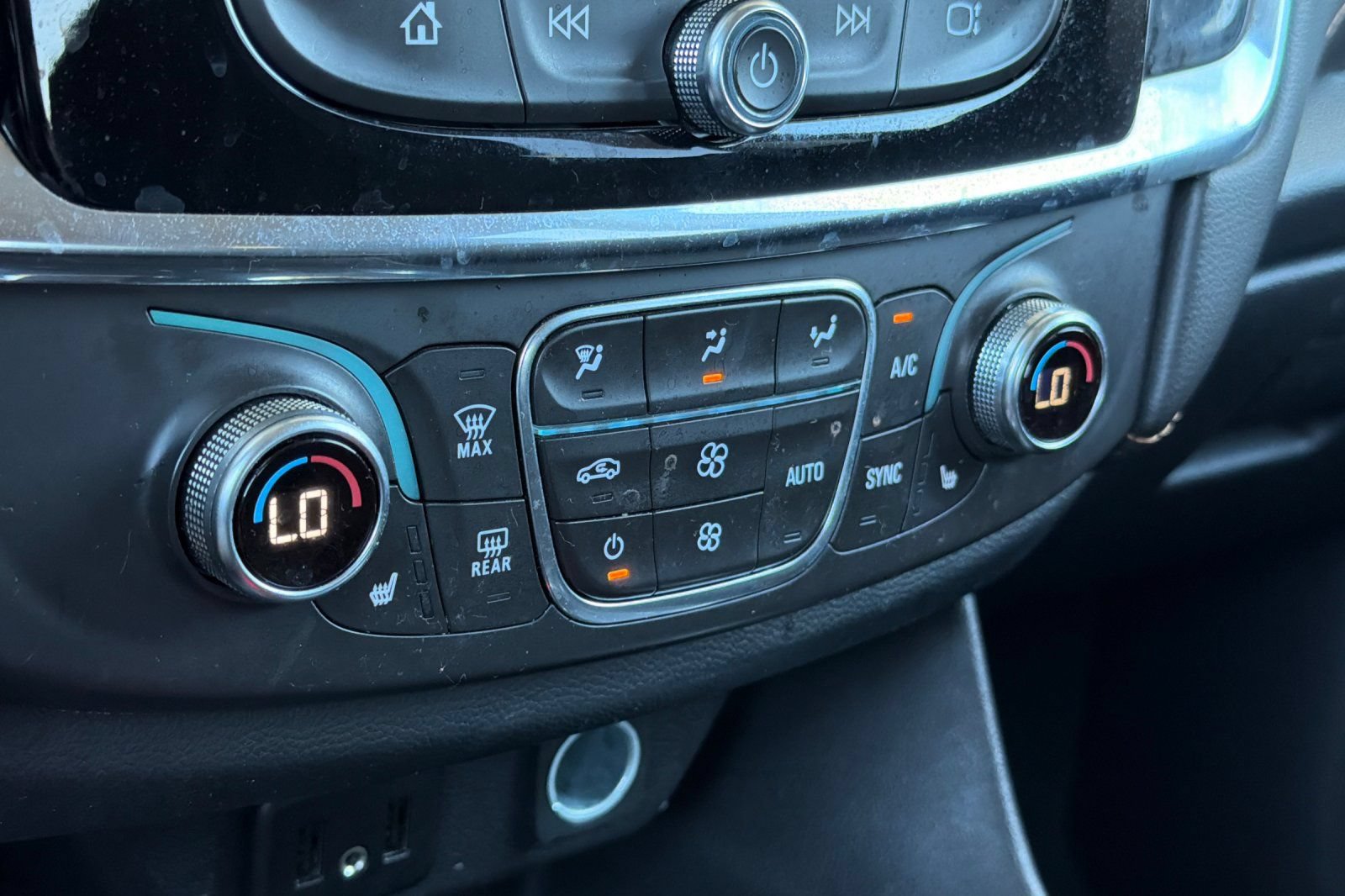 Used 2019 Chevrolet Traverse LT AWD/4WD image 21