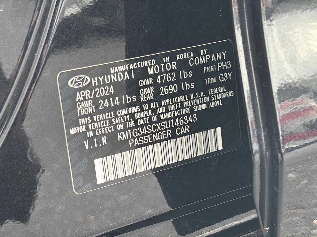 Certified 2025 Genesis G70 2.5T w/ Sport Prestige Package image 43