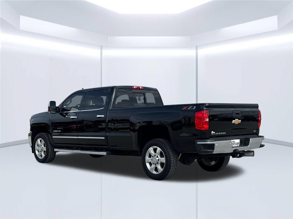 Used 2019 Chevrolet Silverado 2500 LTZ w/ Duramax Plus Package AWD/4WD image 4