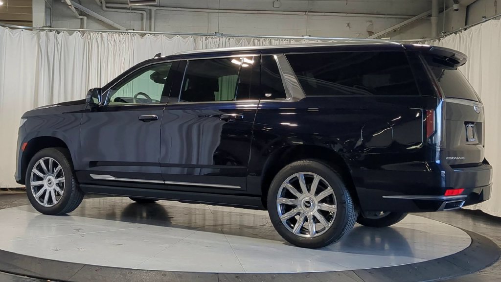 Used 2023 Cadillac Escalade ESV Premium Luxury Platinum AWD/4WD image 8