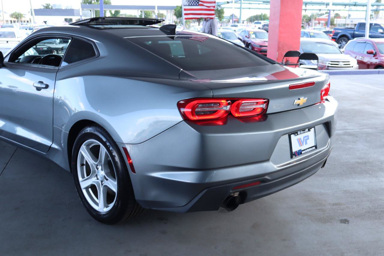 Used 2019 Chevrolet Camaro LT w/ Technology Package RWD image 9