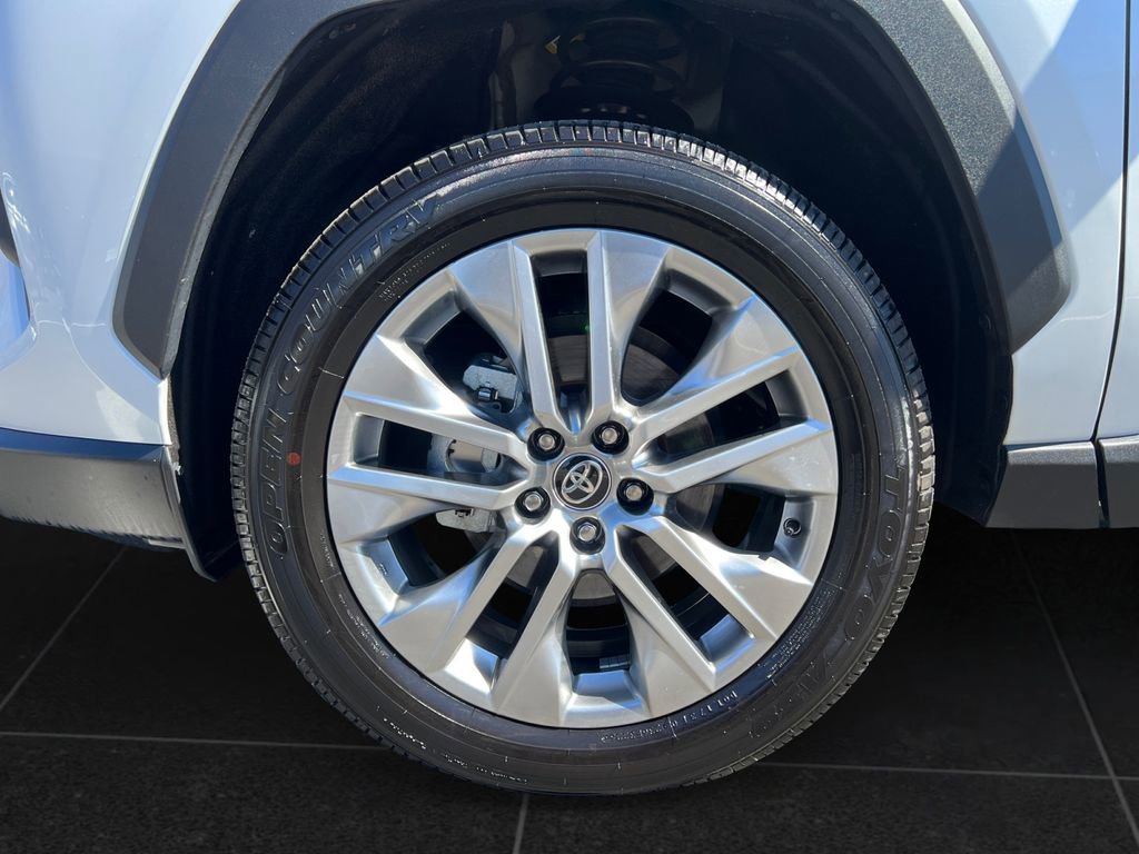 Used 2025 Toyota RAV4 Limited w/ Advanced Technology Package image 9