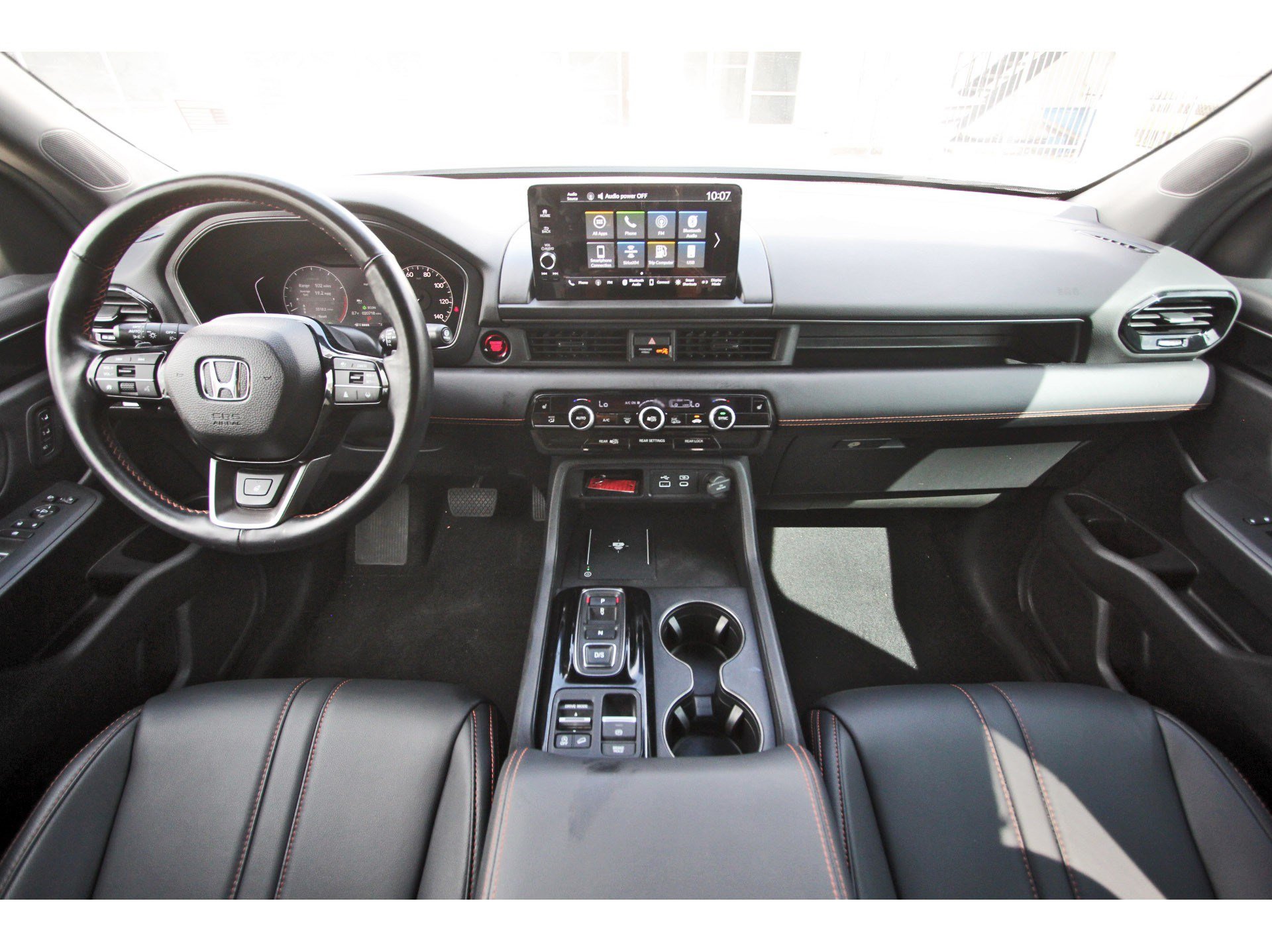 Used 2025 Honda Pilot TrailSport image 11