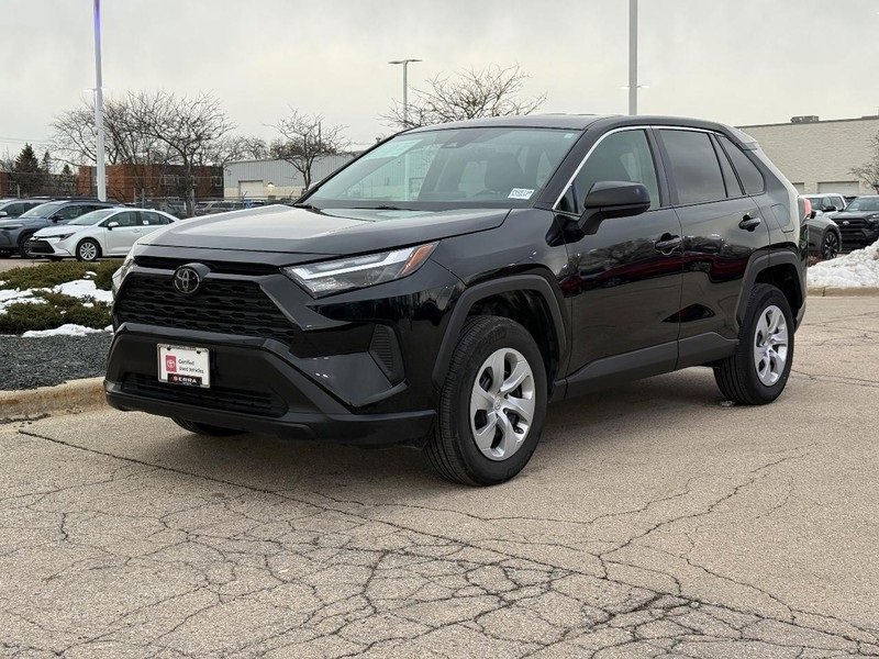 Used 2023 Toyota RAV4 LE image 7
