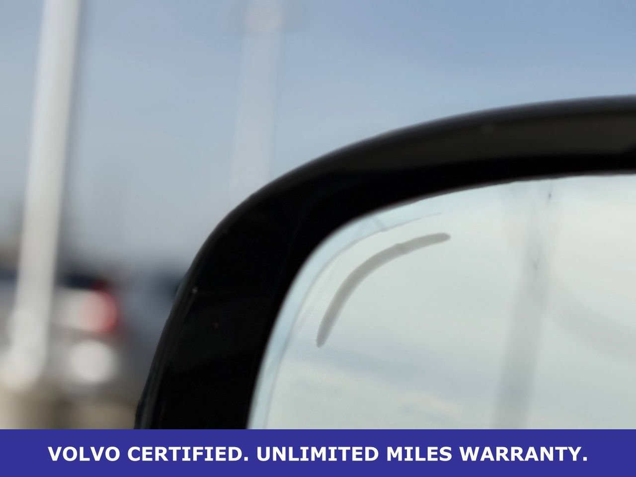 Certified 2025 Volvo XC60 B5 Core image 12