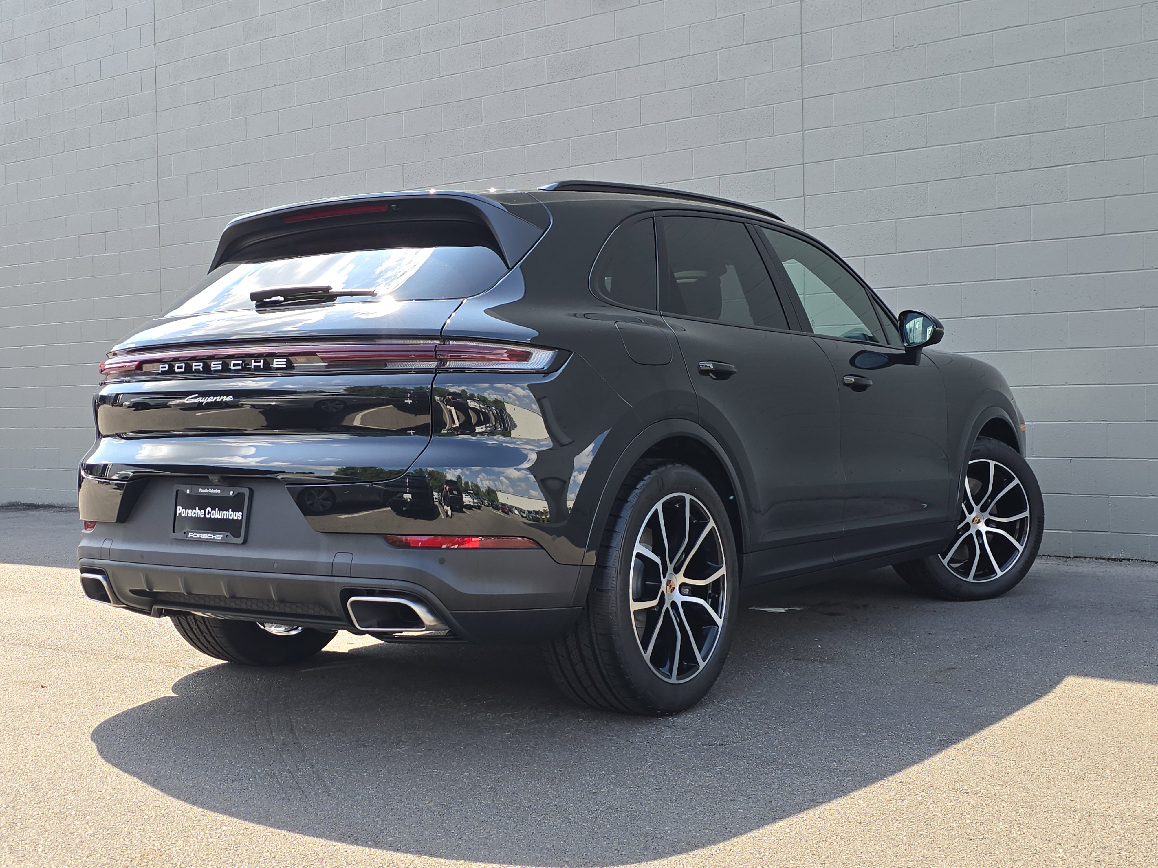 New 2025 Porsche Cayenne image 9