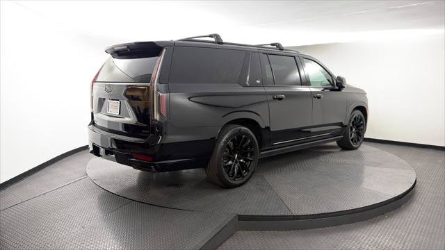 Used 2022 Cadillac Escalade ESV Sport Platinum w/ LPO, ONYX Package AWD/4WD image 9