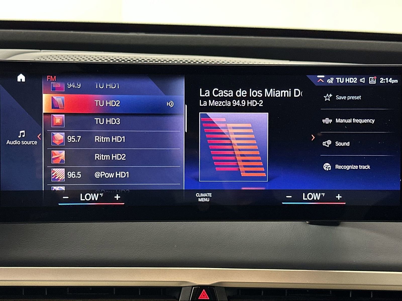 Used 2022 BMW iX xDrive50 w/ Premium Package image 16