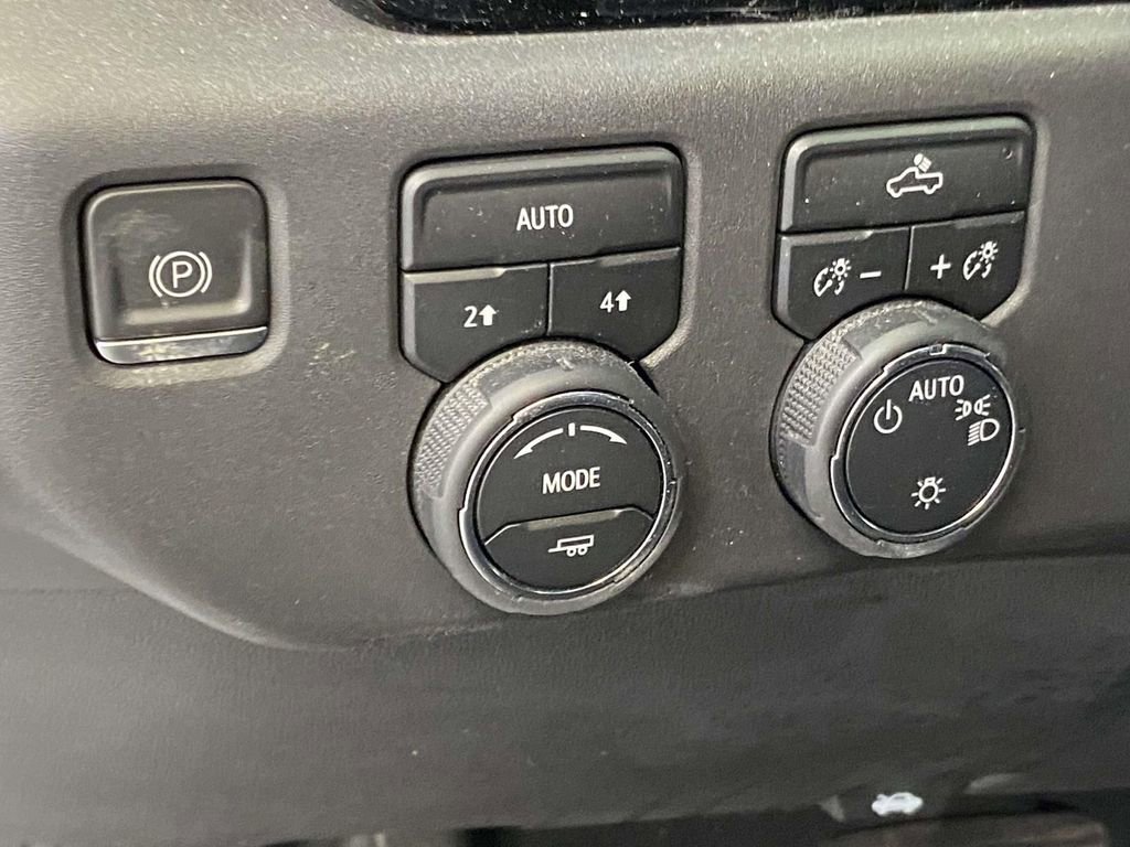 Used 2023 Chevrolet Silverado 1500 LT AWD/4WD image 20