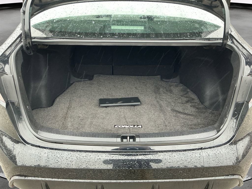 Certified 2023 Toyota Corolla SE w/ Carpet Mat Package (TMS) image 18
