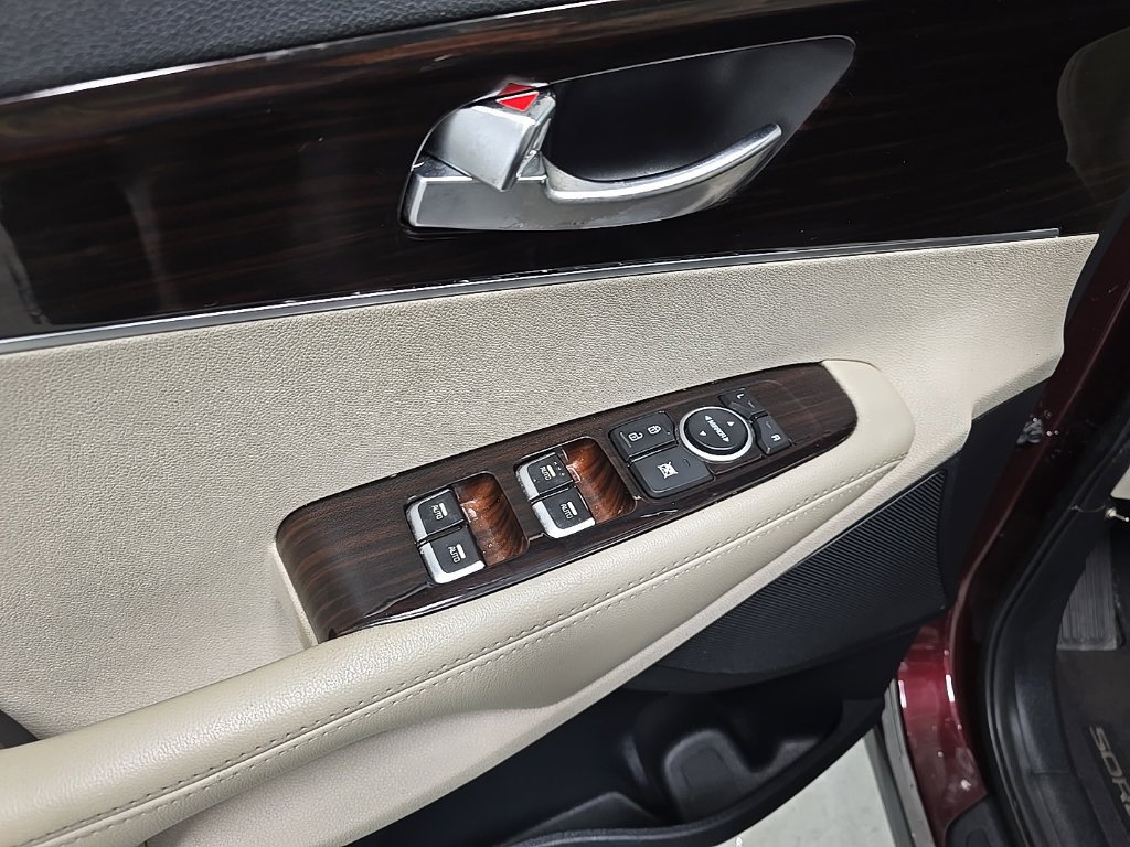 Used 2019 Kia Sorento EX AWD/4WD image 14