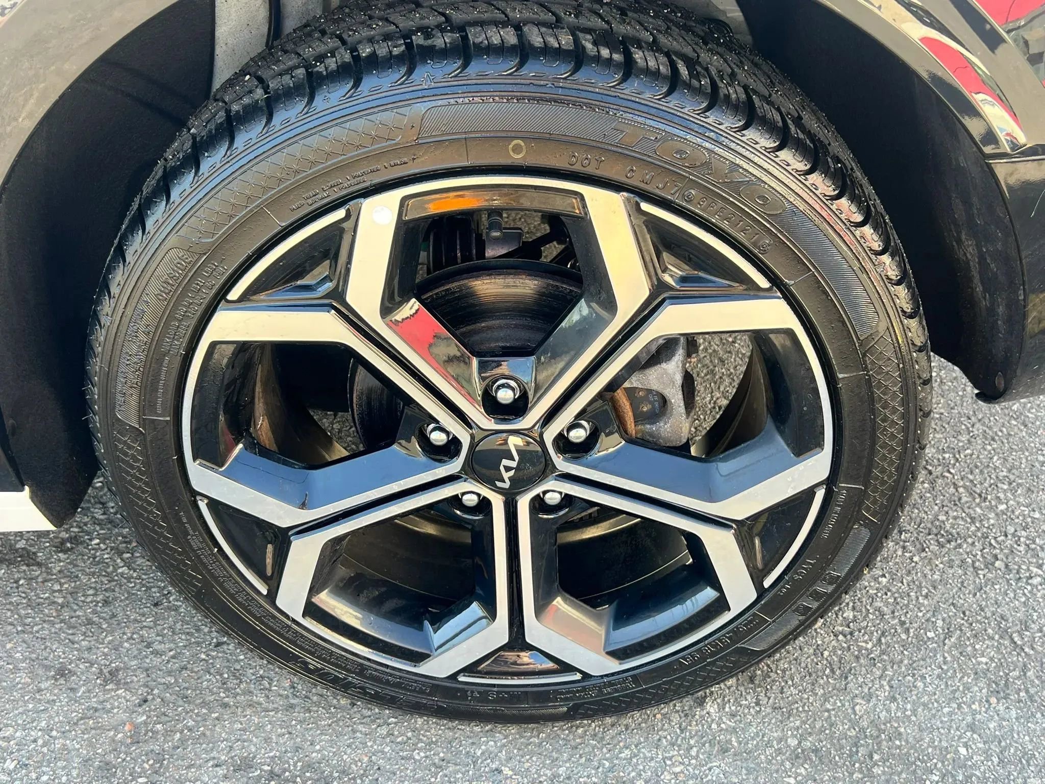 Used 2023 Kia Niro EX Touring FWD image 9