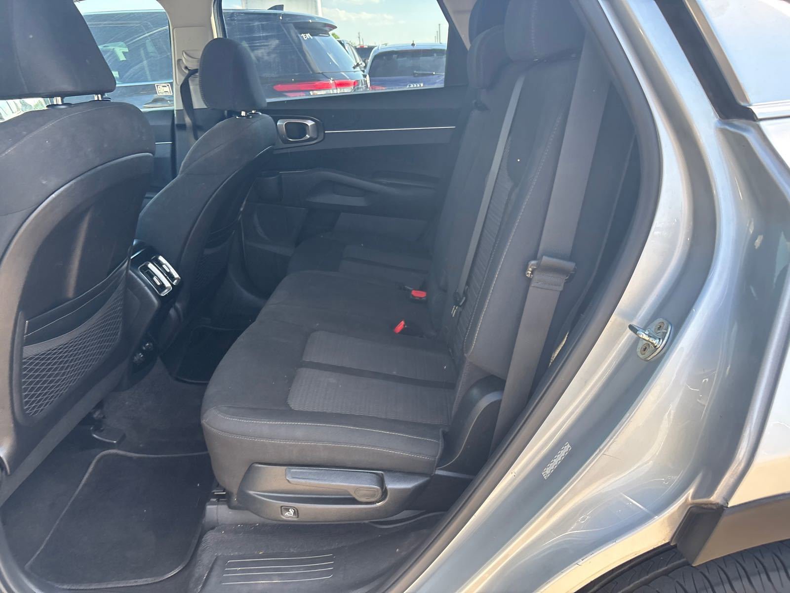 Used 2021 Kia Sorento LX FWD image 10