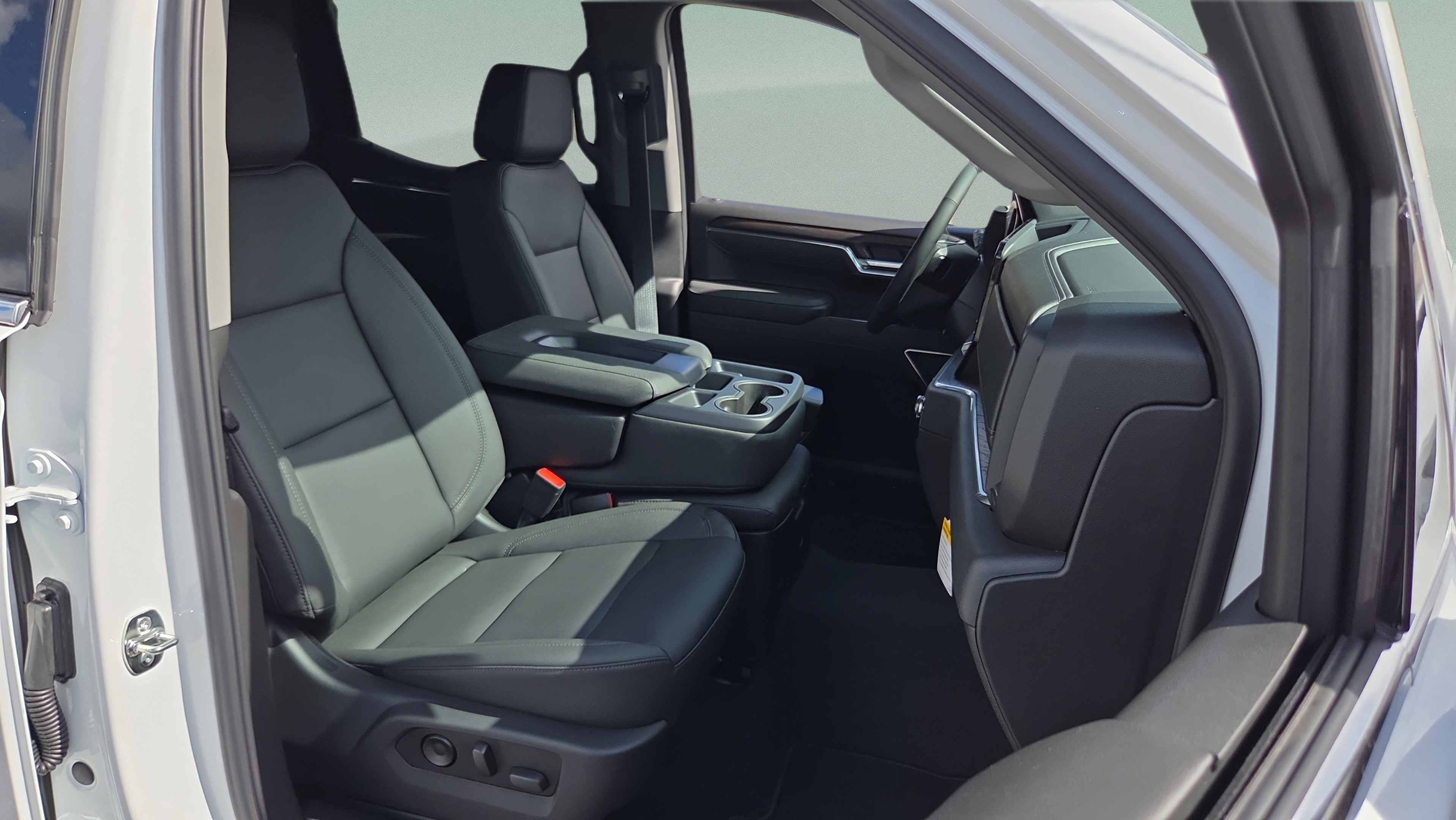 New 2026 GMC Sierra 1500 SLT AWD/4WD image 15
