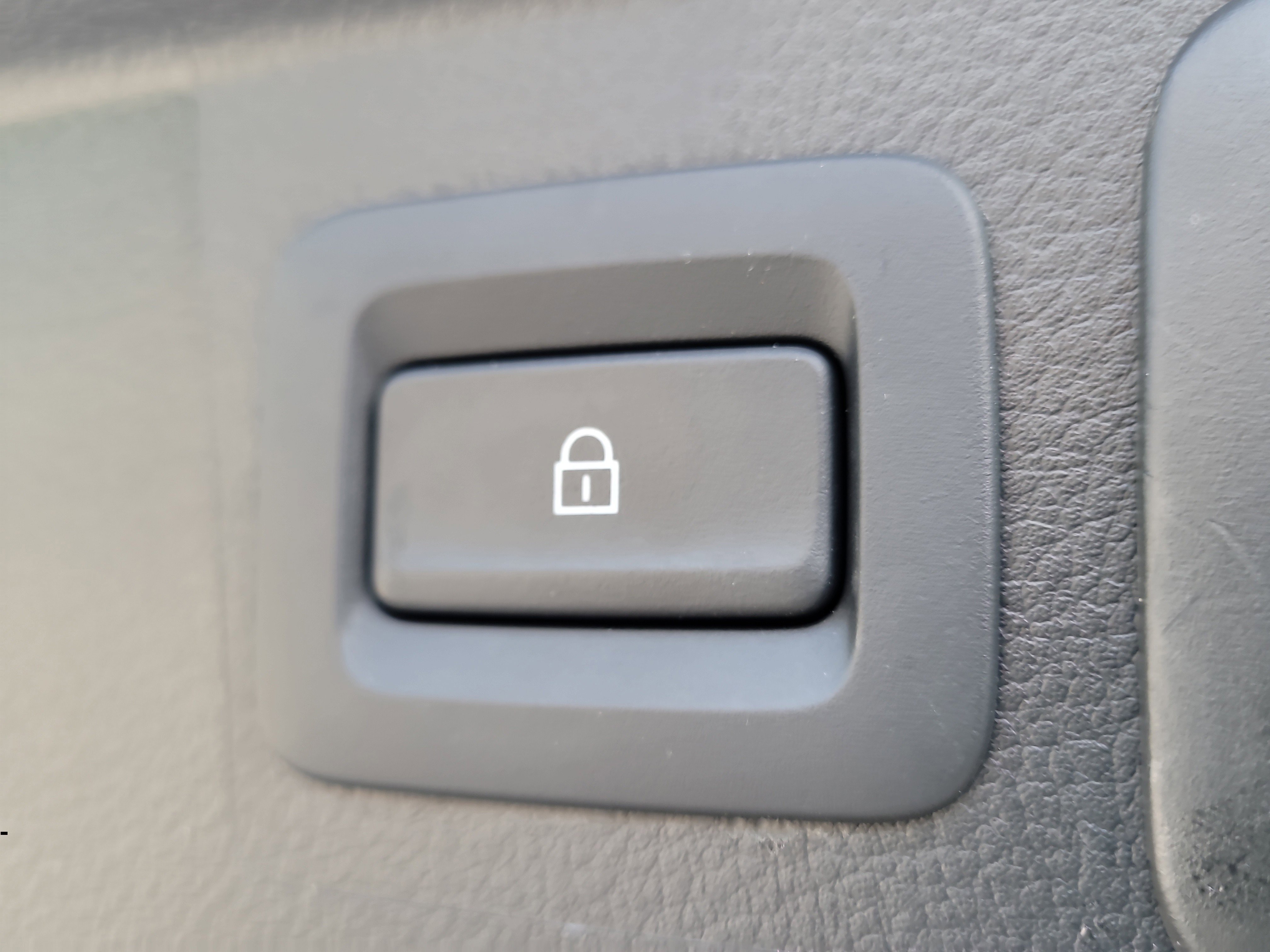 Used 2025 MAZDA CX-50 AWD 2.5 S w/ Select Package image 13