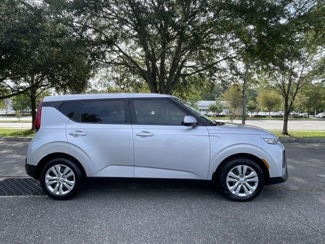 Used 2020 Kia Soul LX FWD image 2