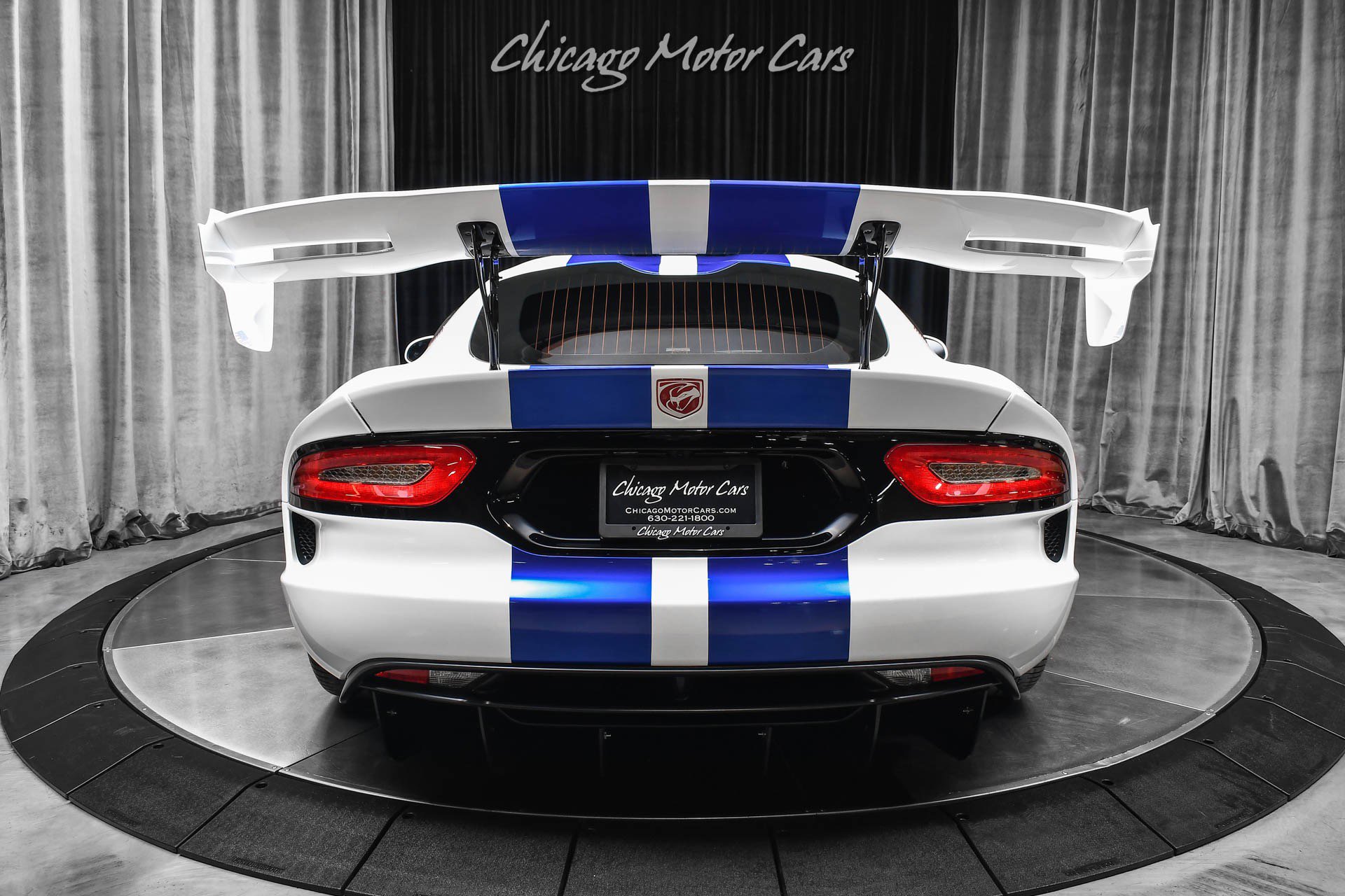 Used 2013 SRT Viper GTS w/ GTS Laguna Interior Pkg RWD image 4
