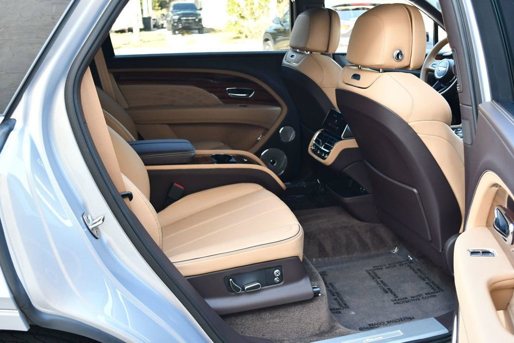 Used 2023 Bentley Bentayga Extended Wheelbase AWD/4WD image 50