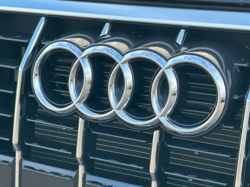 New 2025 Audi Q3 2.0T Premium w/ Convenience Package AWD/4WD image 44