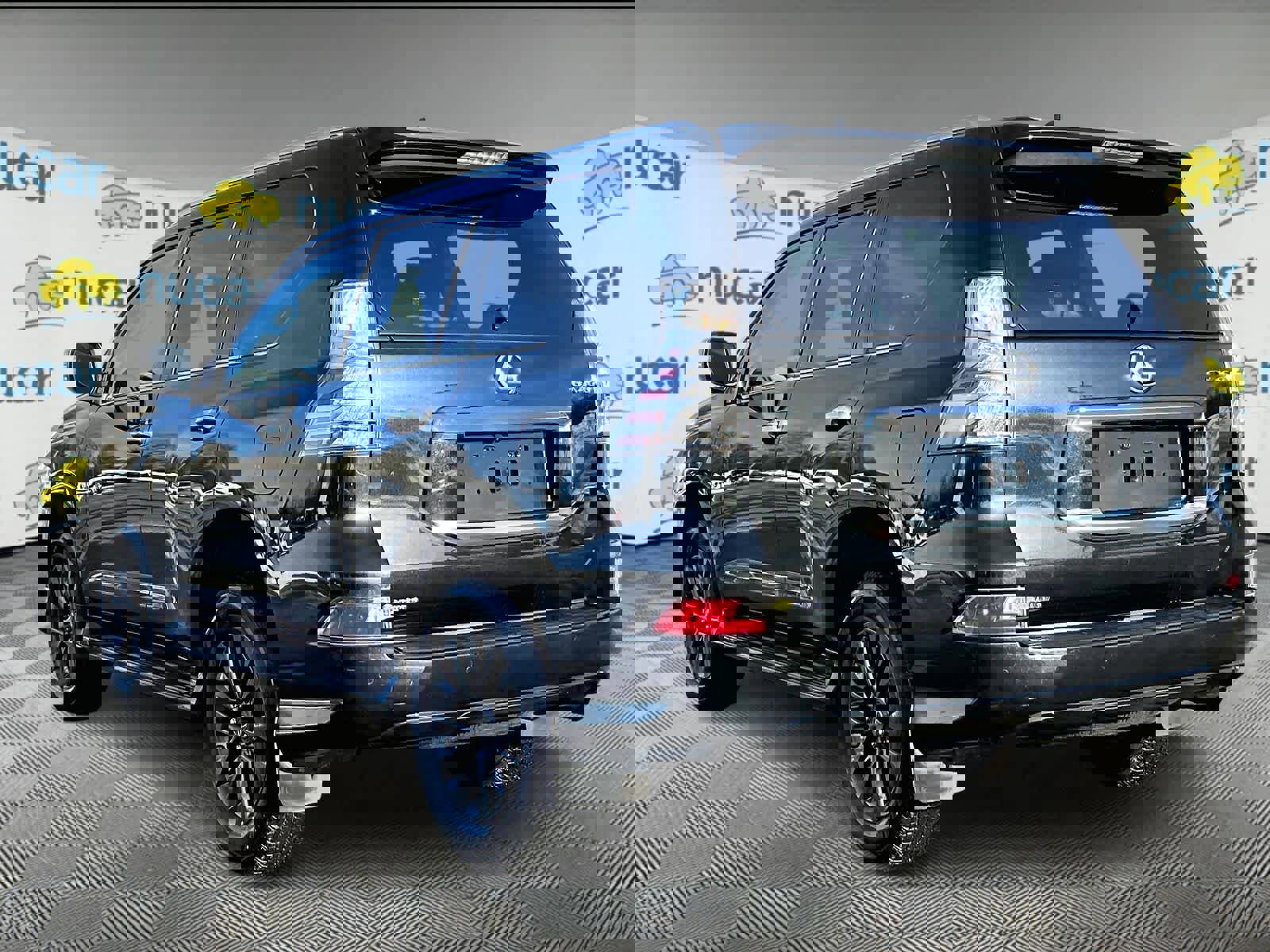 Used 2023 Lexus GX 460 Premium w/ Premium Package image 4