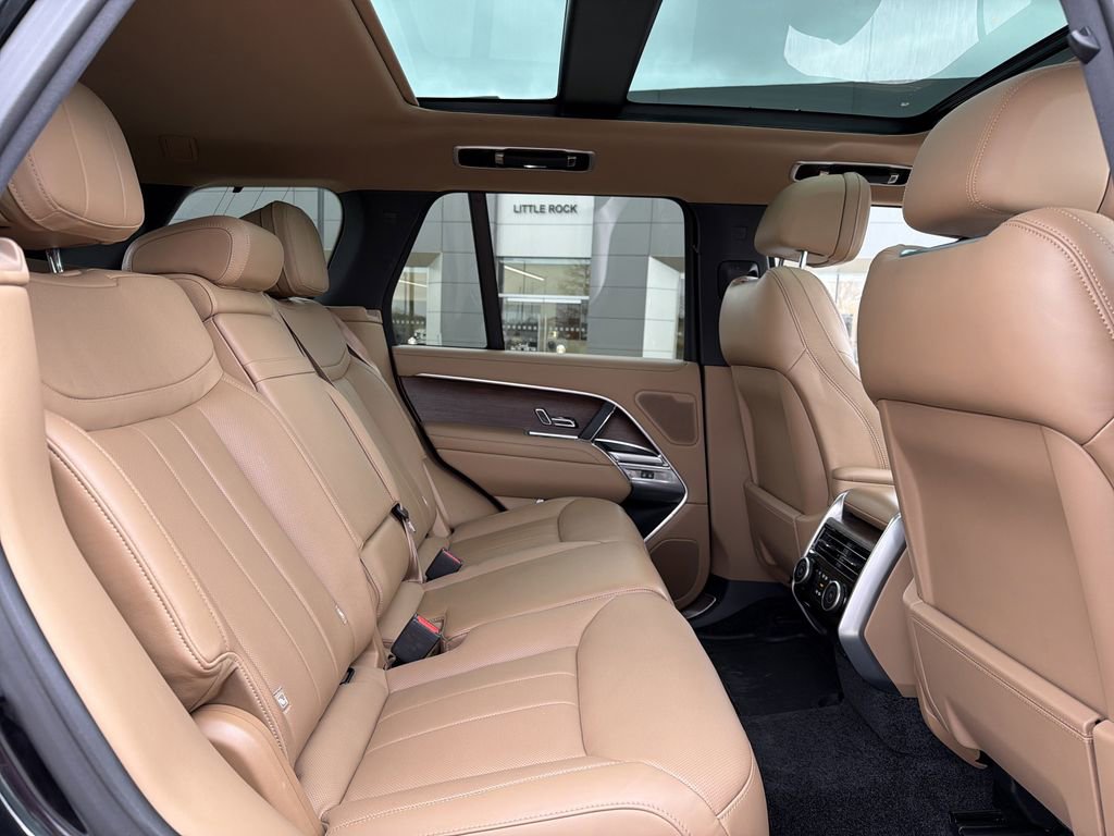 Used 2023 Land Rover Range Rover SE image 11