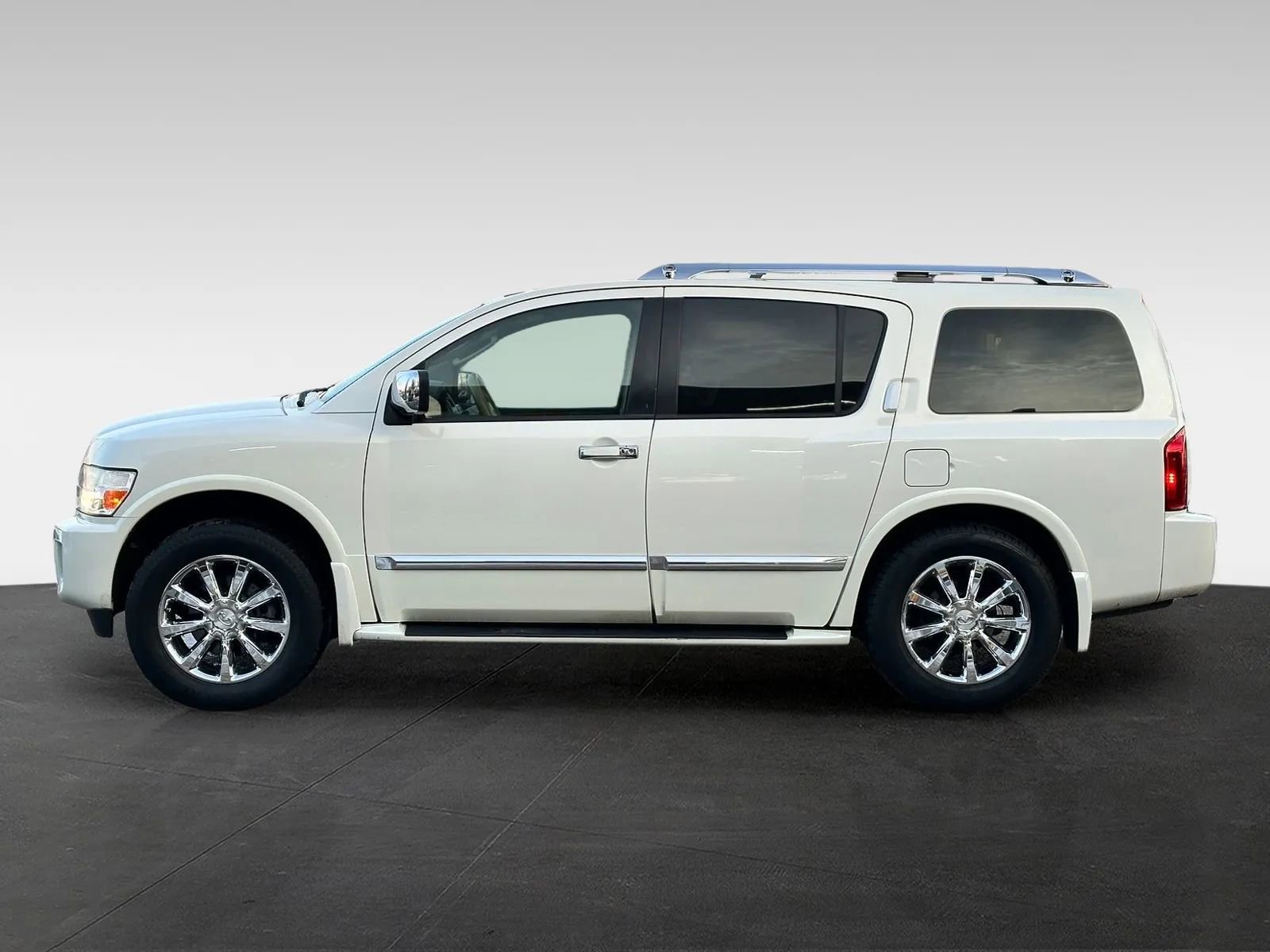 Used 2010 INFINITI QX56 4WD image 4