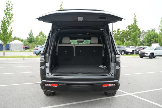 New 2026 Jeep Grand Wagoneer L Limited w/ Premium Group II AWD/4WD image 16