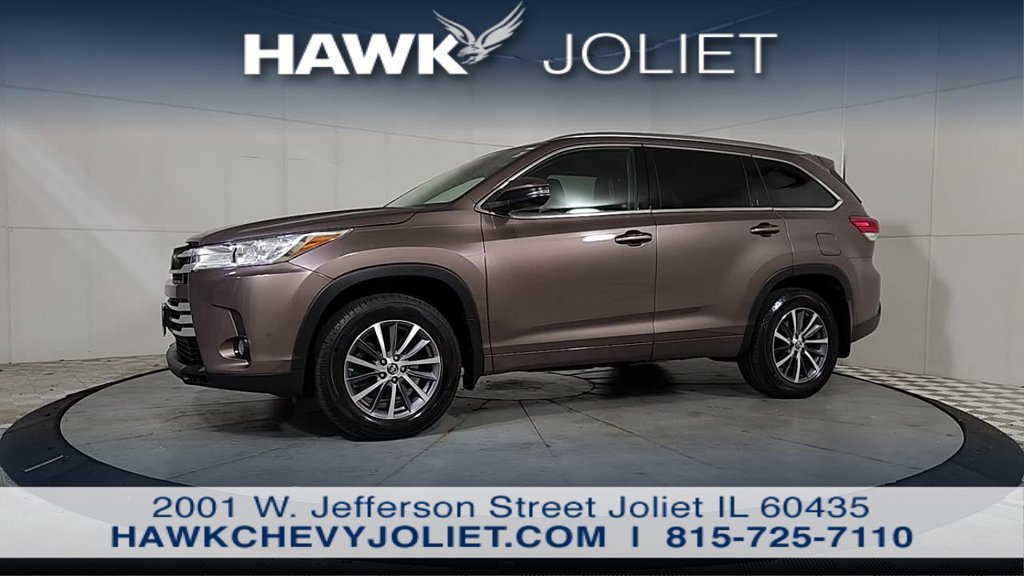 Used 2017 Toyota Highlander XLE AWD/4WD image 4