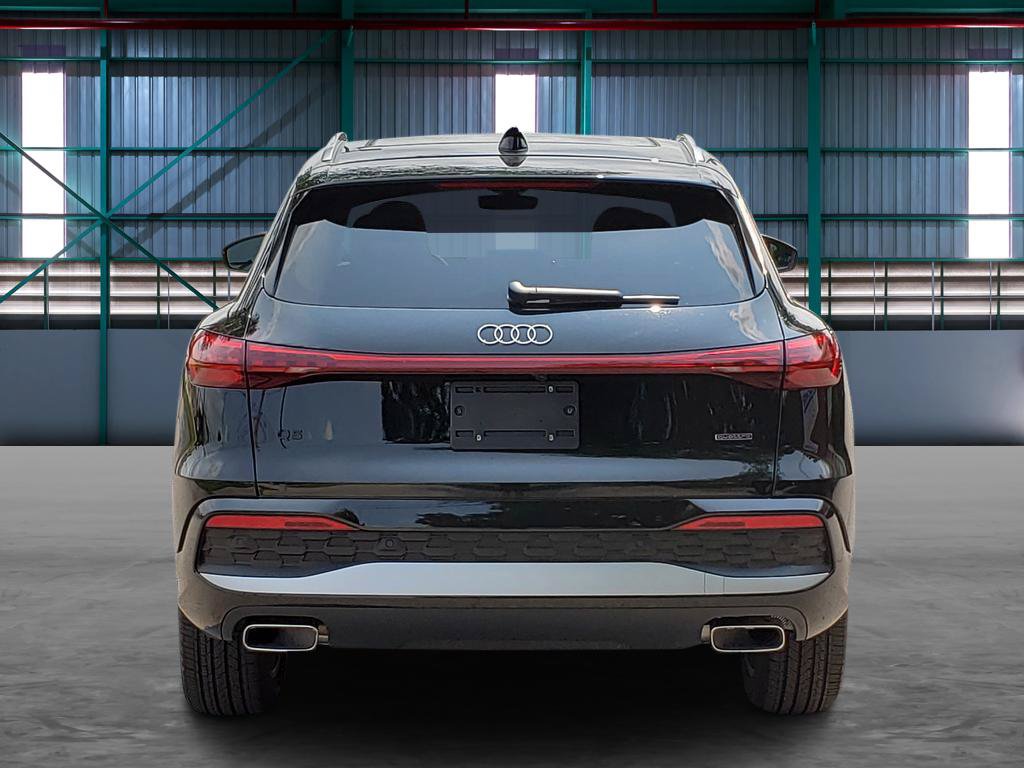 Used 2025 Audi Q5 Premium Plus w/ Premium Plus AWD/4WD image 4