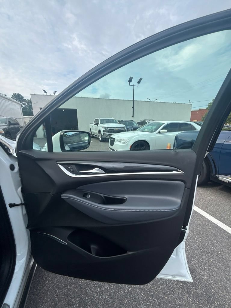 Used 2023 Buick Enclave Essence FWD image 24