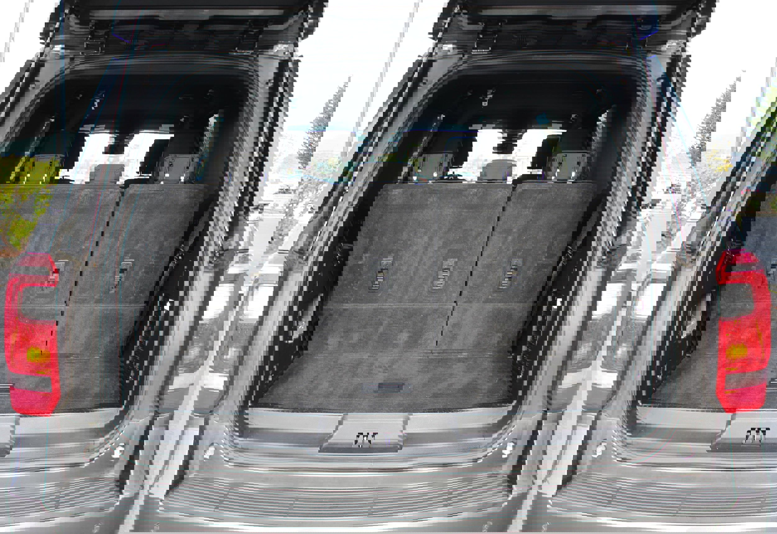 Used 2021 Ford Expedition XLT image 18