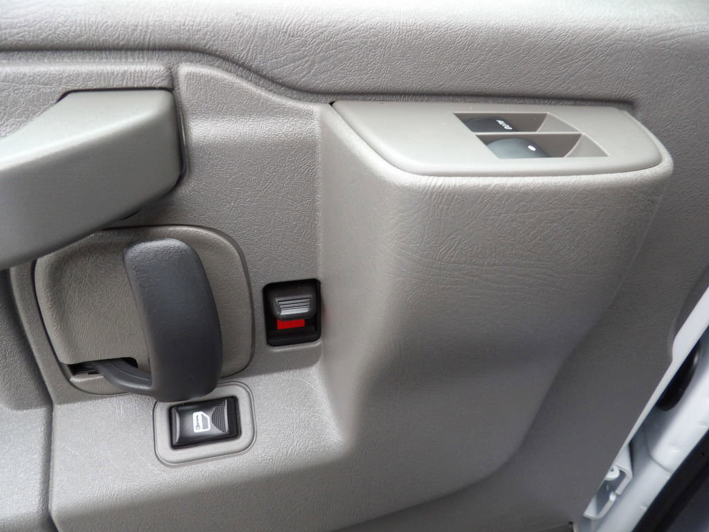 Used 2020 Chevrolet Express 3500 LS image 15