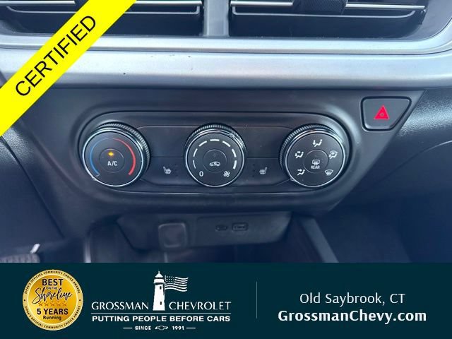 Used 2024 Chevrolet Trax RS FWD image 12