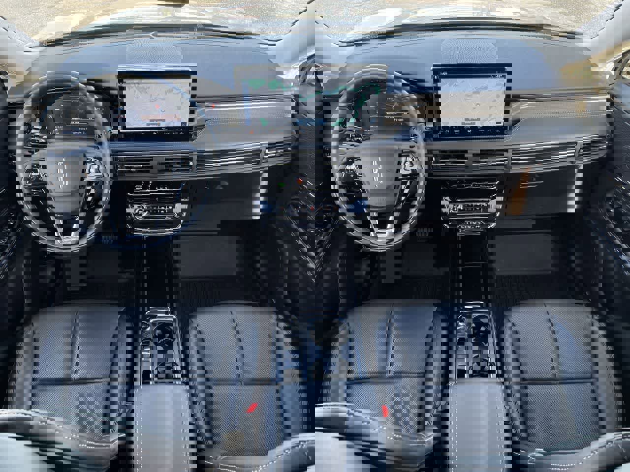 Used 2023 Lincoln Corsair Reserve w/ Equipment Group 201A image 25