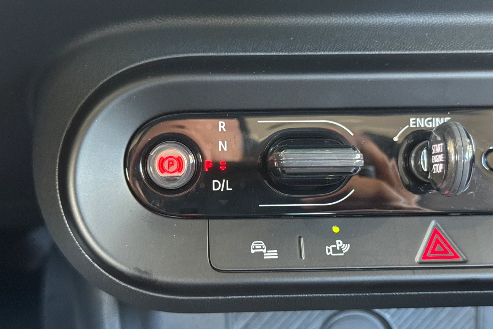 Used 2025 MINI Cooper 2-Door Hardtop FWD image 27