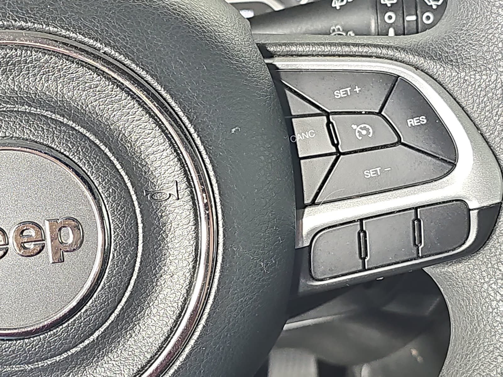 Used 2020 Jeep Renegade Sport w/ Sport Appearance Group AWD/4WD image 15