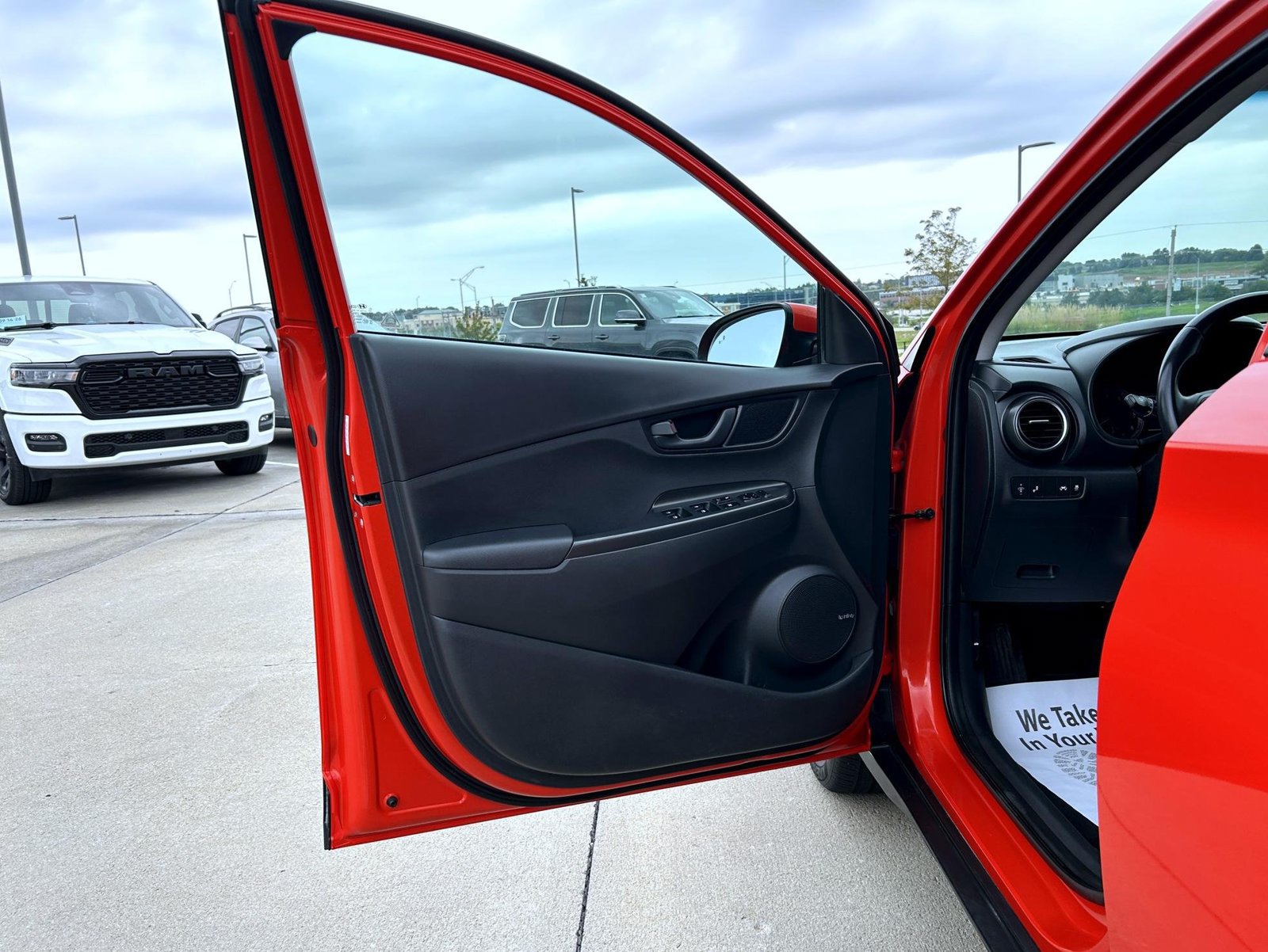 Used 2020 Hyundai Kona SEL Plus AWD/4WD image 9