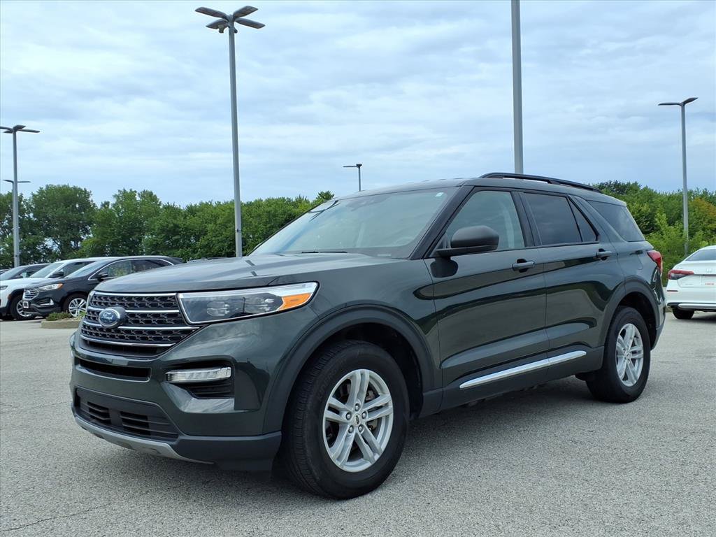 Used 2024 Ford Explorer XLT w/ Equipment Group 202A AWD/4WD image 9