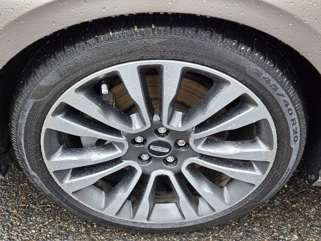 Used 2019 Lincoln Continental Reserve AWD/4WD image 9