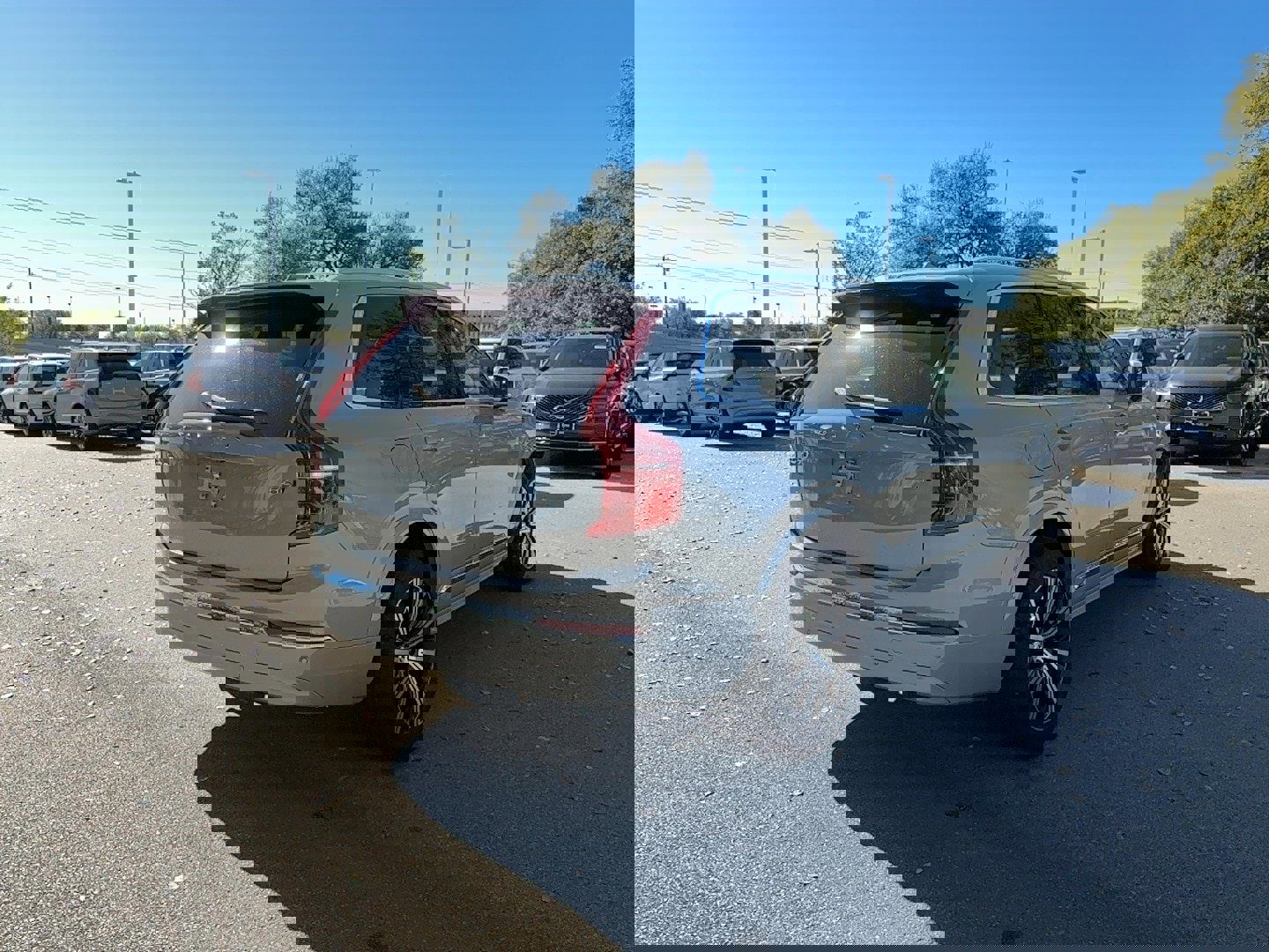 Certified 2025 Volvo XC90 B6 Plus image 6