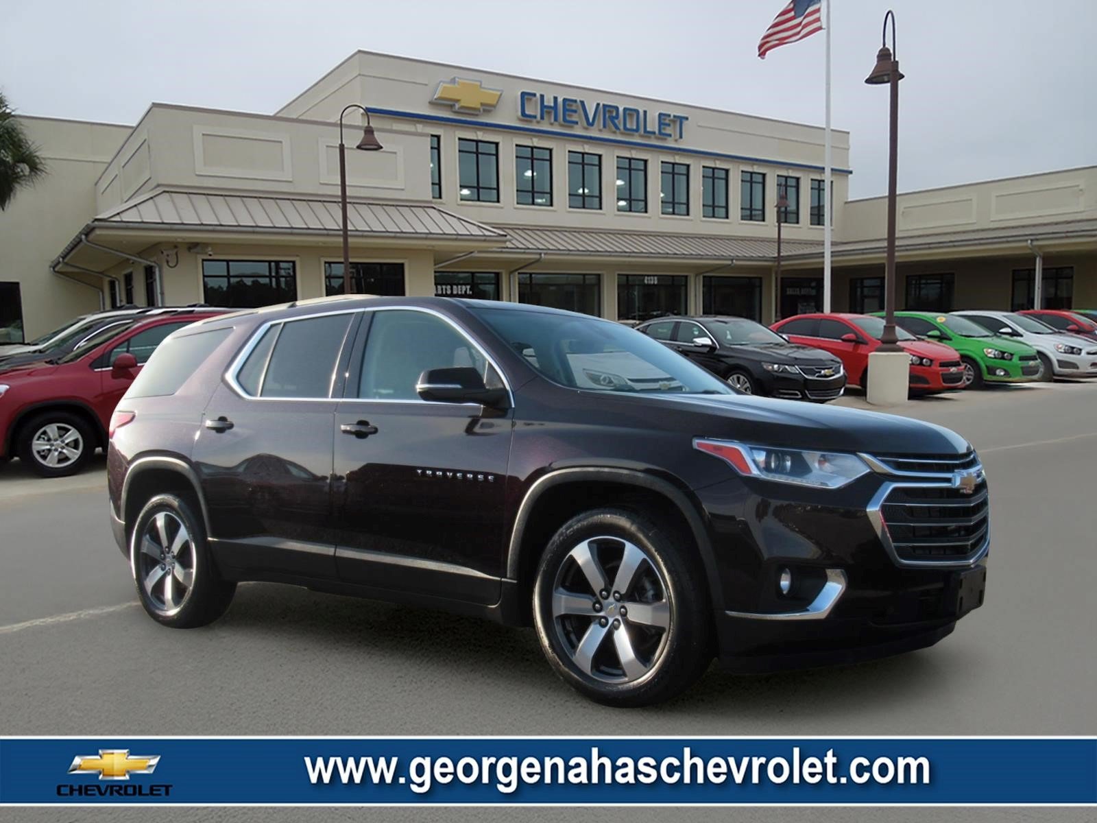 Used 2021 Chevrolet Traverse LT w/ LT Premium Package AWD/4WD image 1