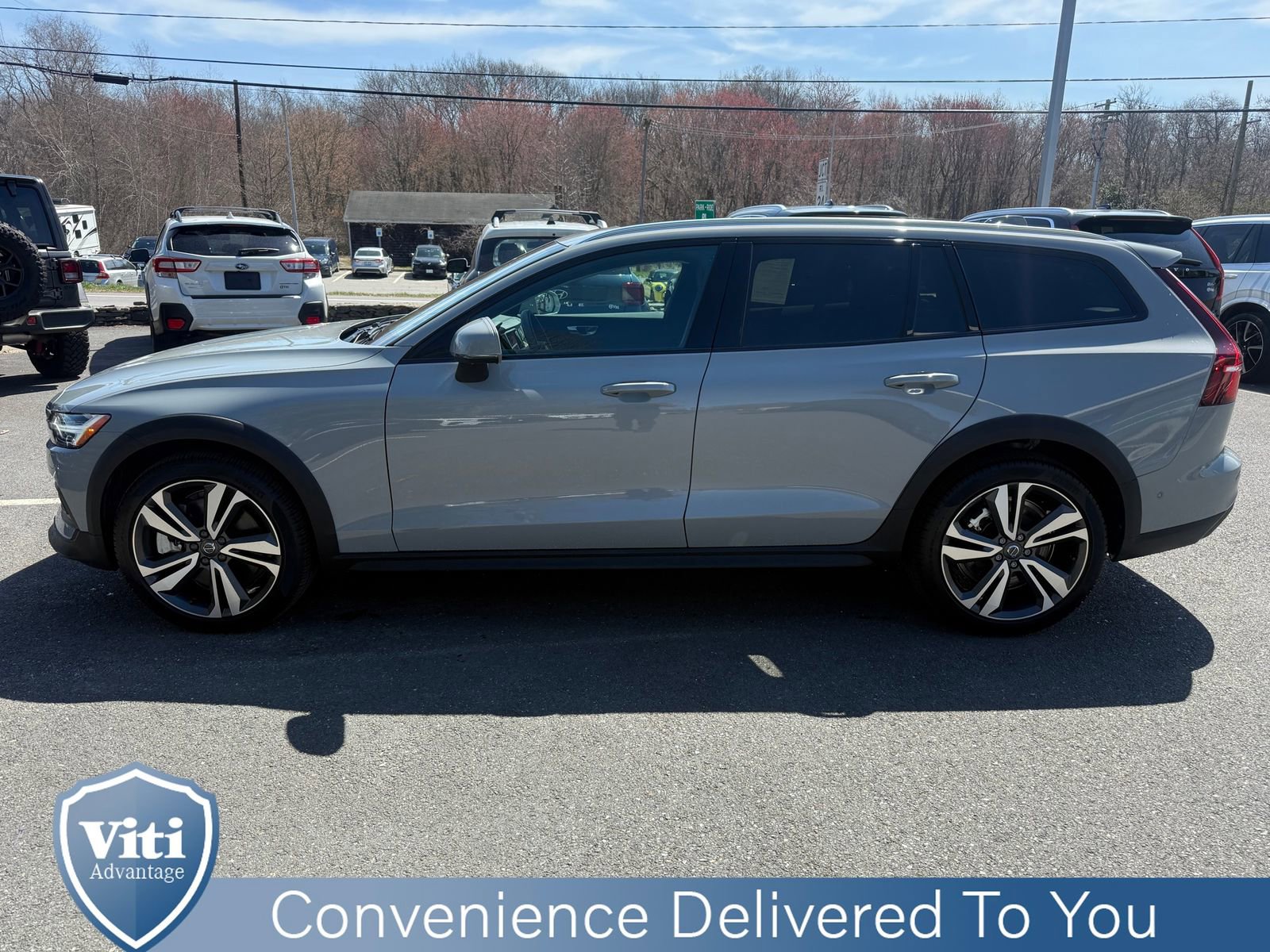 Used 2025 Volvo V60 B5 Cross Country Plus AWD/4WD image 5