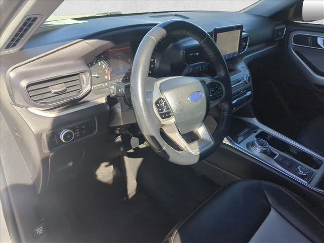 Used 2023 Ford Explorer XLT w/ Equipment Group 202A image 10