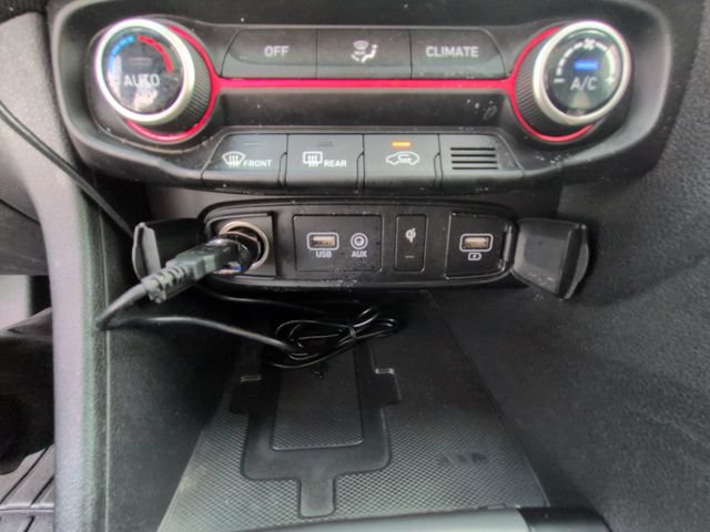 Used 2020 Hyundai Veloster Turbo FWD image 30
