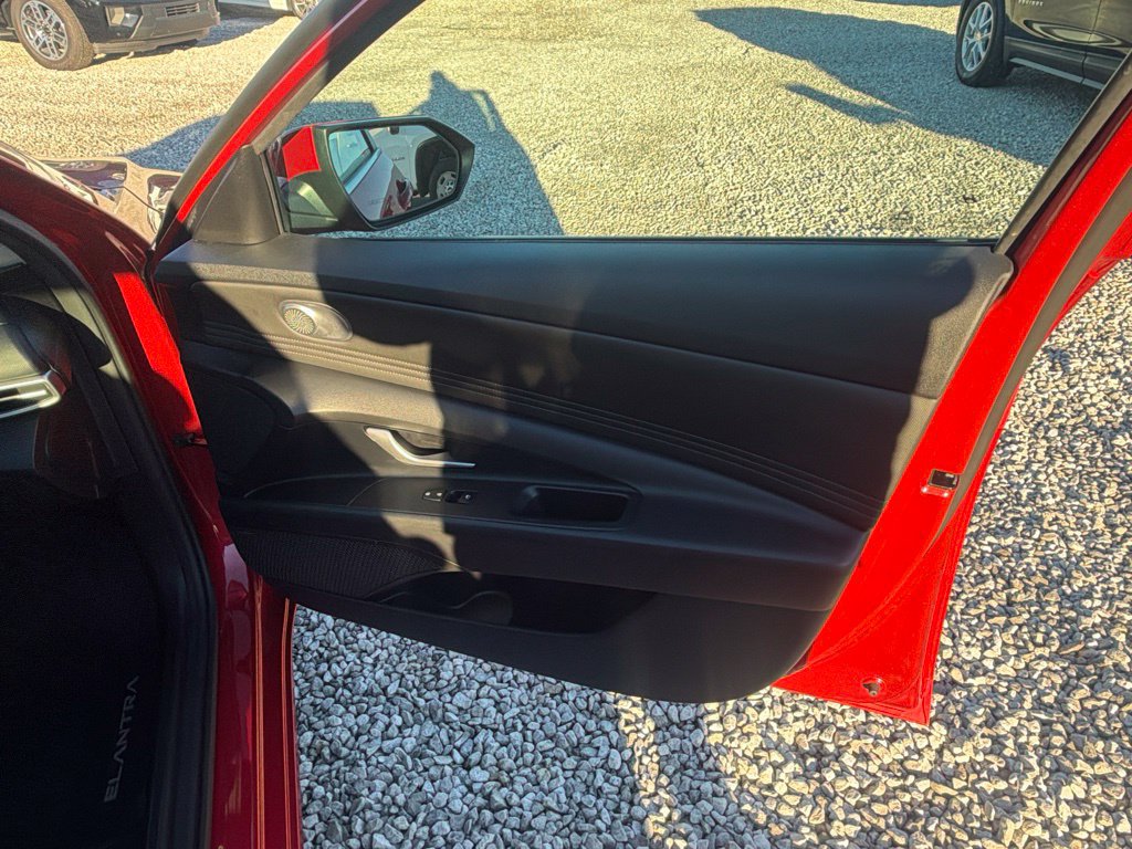 Used 2023 Hyundai Elantra Limited FWD image 41