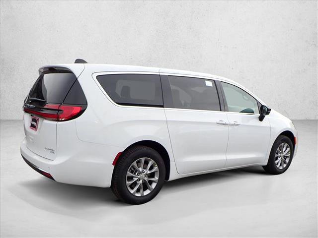 New 2026 Chrysler Pacifica Limited w/ Uconnect Theater Family Group image 4