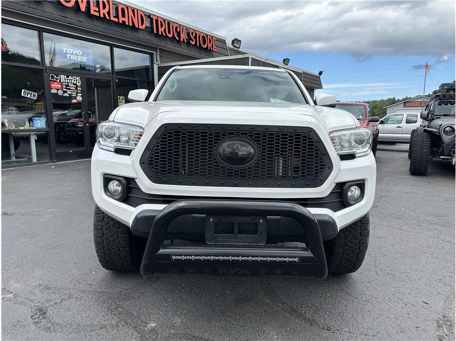Used 2021 Toyota Tacoma SR5 w/ Trail Edition image 15